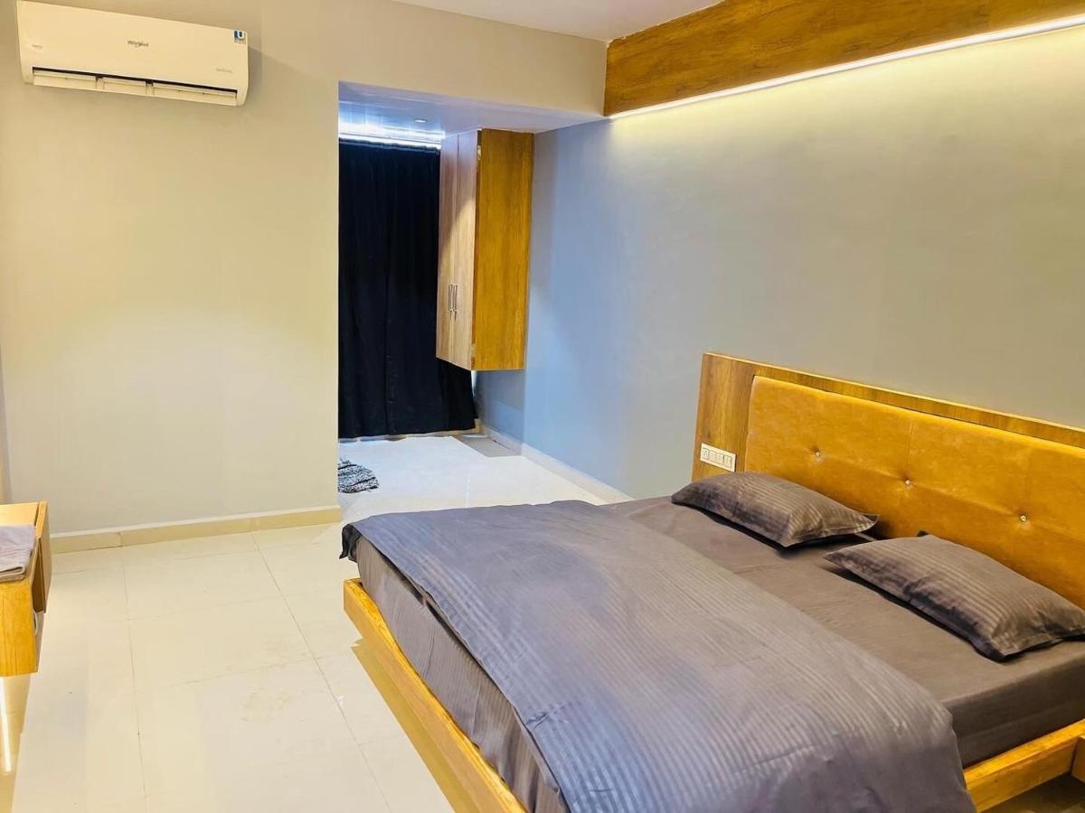 Oyo Florence Hotel Surate Extérieur photo